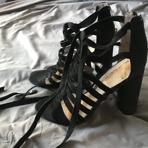 BLACK STRAPPY LACE-UP HEEL SANDAL